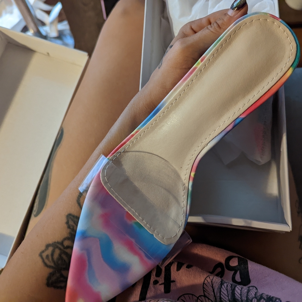Heels - Picture 4 of 6